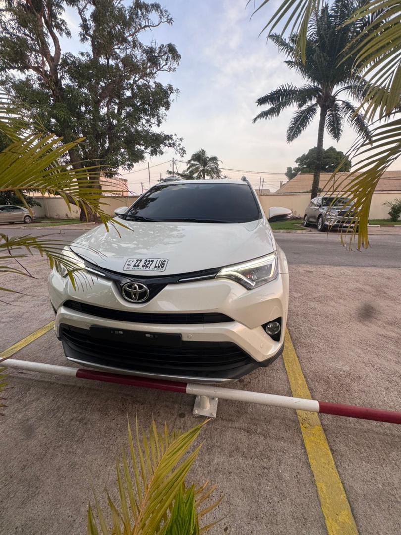 Toyota RAV4 2017 – SUV Blanc Full Option